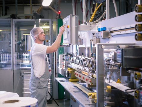 Anlagenbedienerin / Anlagenbediener  Tubenproduktion